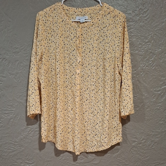 Liz Claiborne Cream Button Down Shirt with 3/4 Sleeves and Peter Pan Collar - Picture 1 of 7